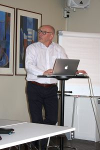 Dr. Roald Omdal holder foredrag