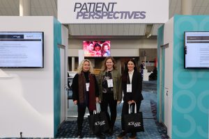 Tre kvinner i portal med Patient Perspectives over