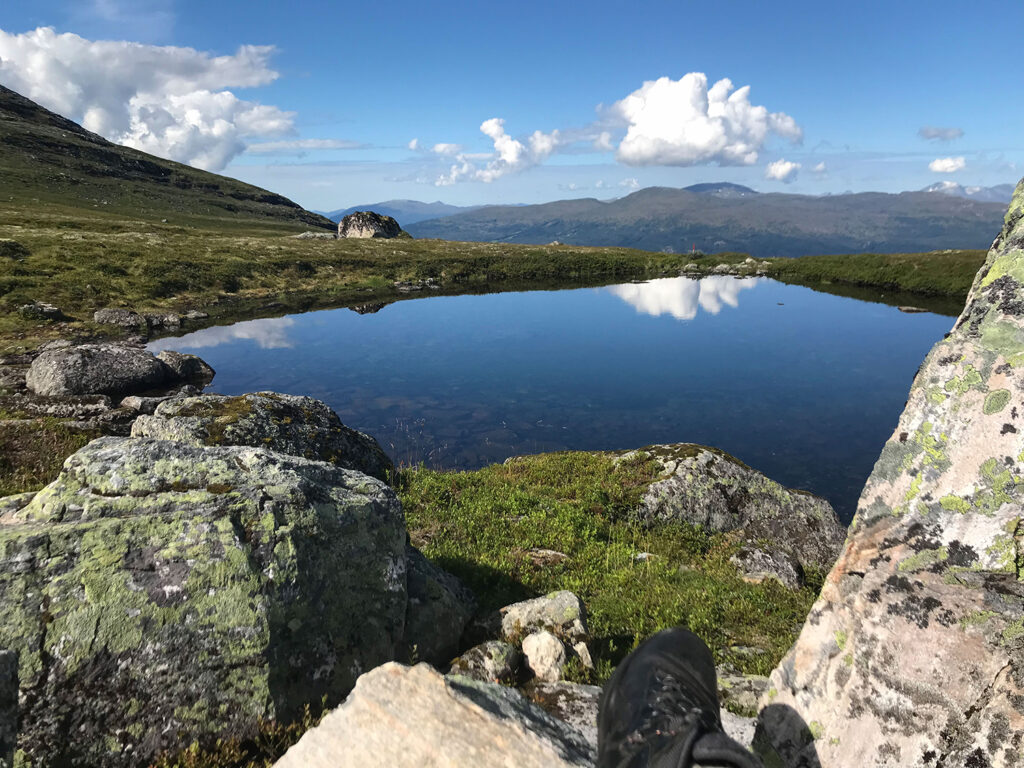 Naturbilde av fjellvann