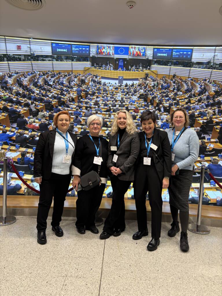 Representanter fra Norge, Estland og Hellas under PARE 2025